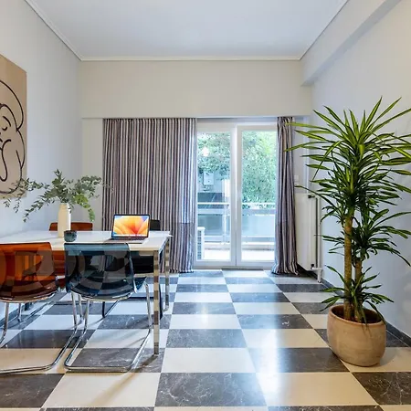 Spacious Central Apt Downtown Athens Exterior photo
