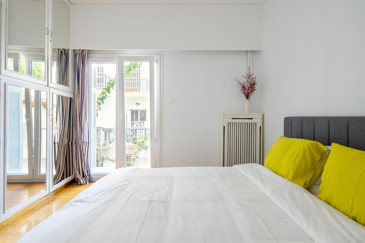 Spacious Downtown Apartment *